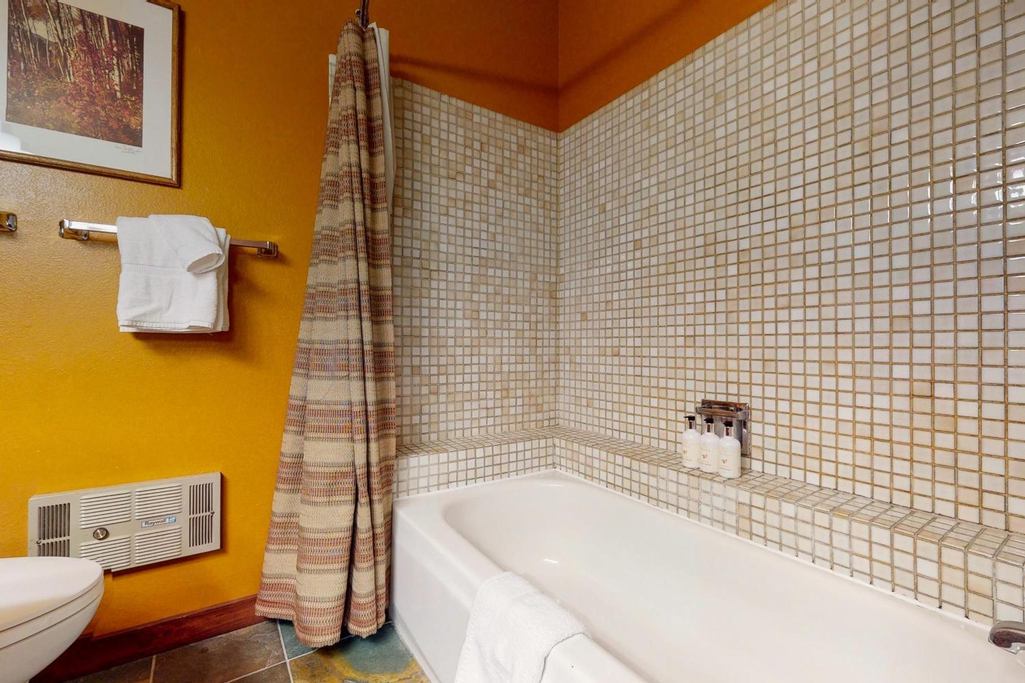 Tamarack Villa Wilson Room photo